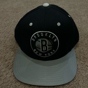 Men's Brooklyn Nets Mitchell & Ness Black/Gray Team Two-Tone 2.0 Snapback Hat